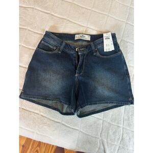 NWT Hollister Ultra Curvy, high rise vintage stretch, mom shorts